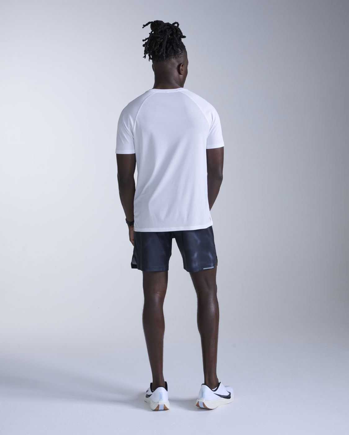 2xu-aero-7-inch-shorts-herren-midnight-marble-laufshorts-mit-liner image 7