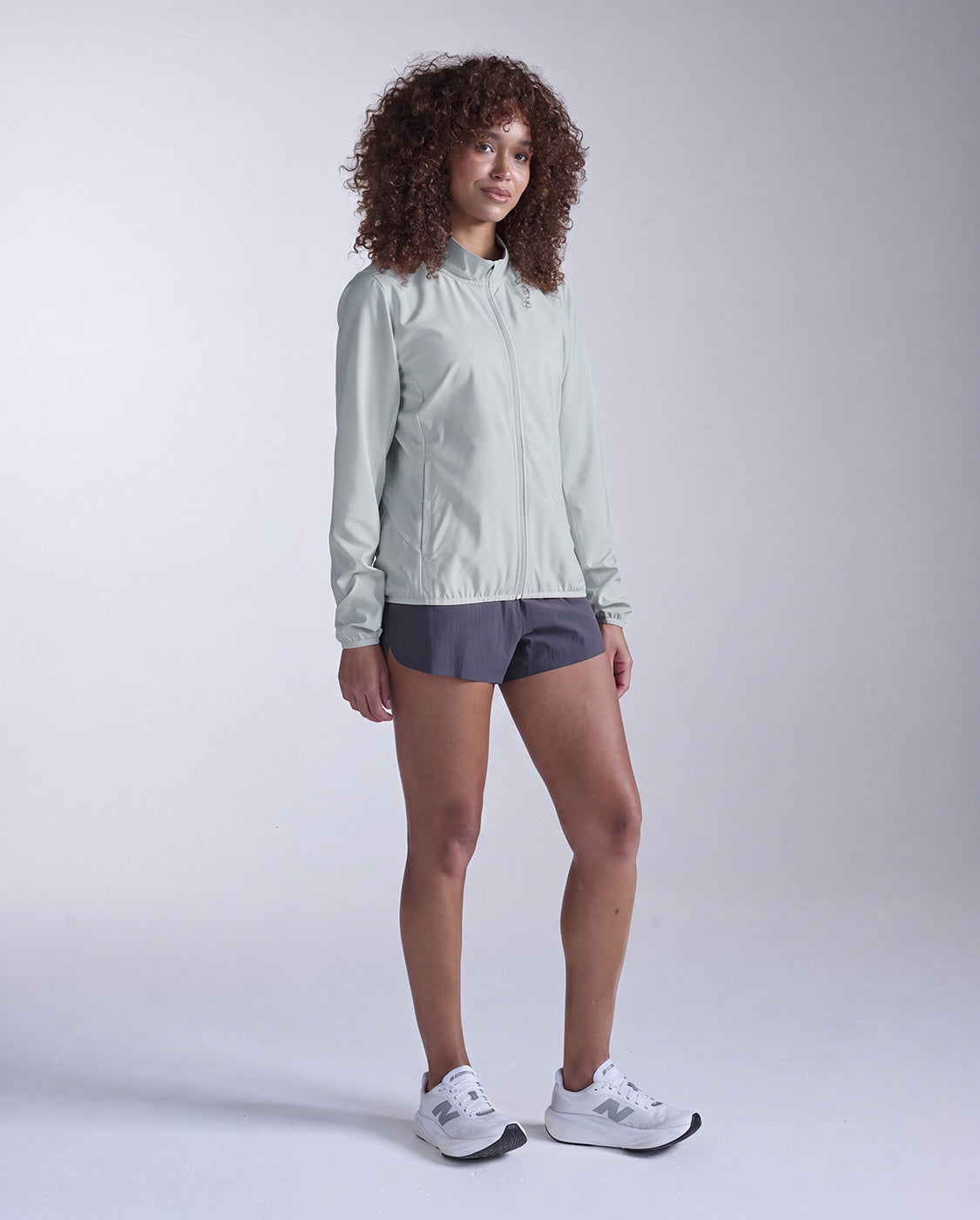 2xu-aero-jacket-laufjacke-damen-seafoam-wasserabweisend image 1