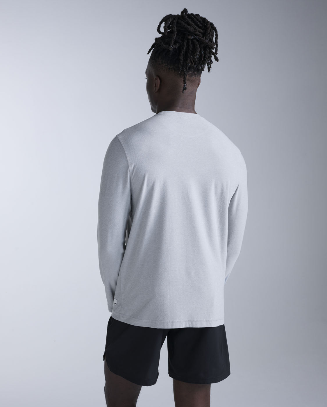 2xu-signature-longsleeve-herren-grau-schnelltrocknend image 2