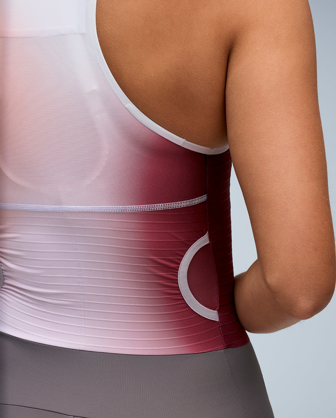 2xu-light-speed-react-trisuit-hyper-coral-damen image 4