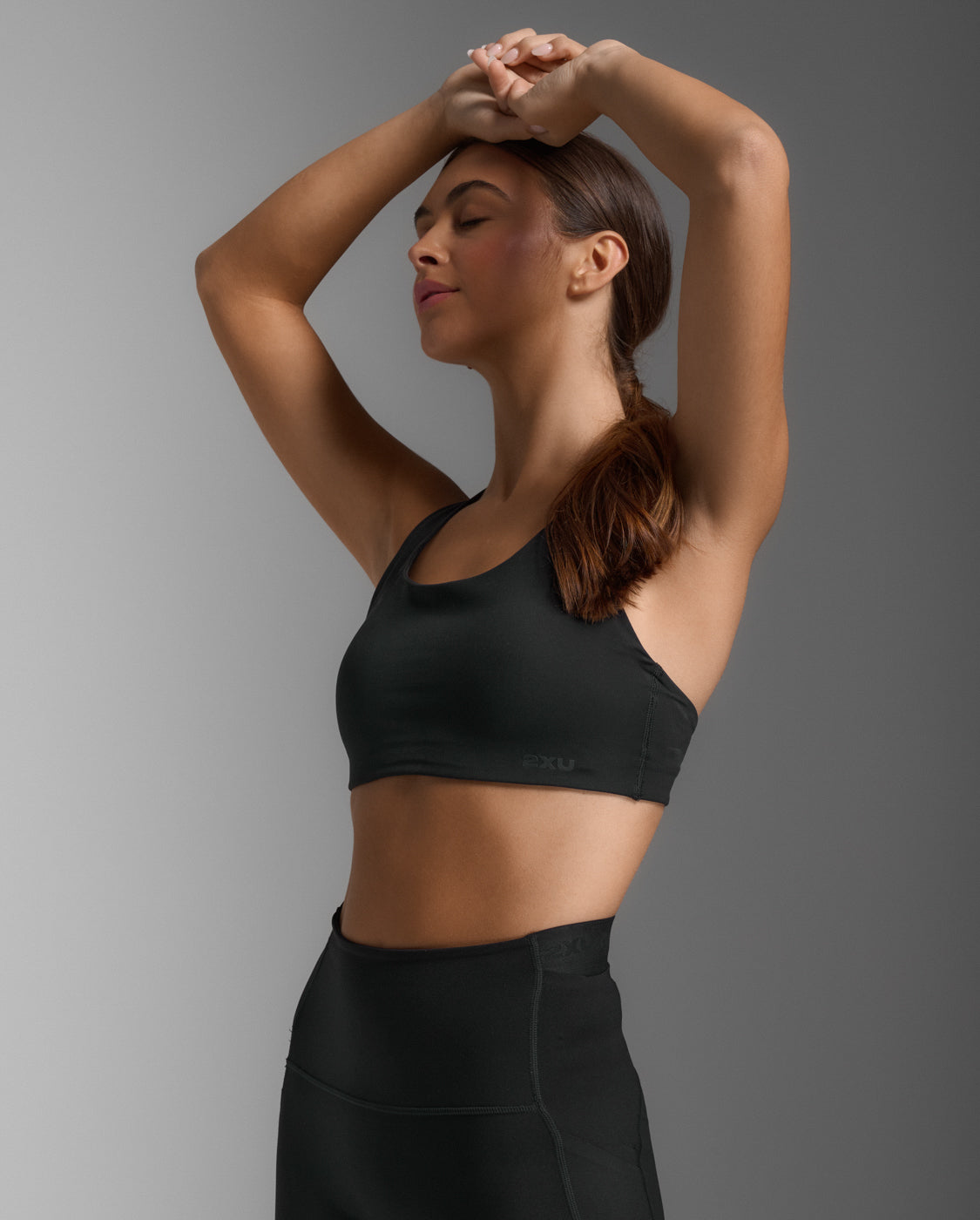 2xu-form-strappy-low-impact-bra-damen-schwarz image 4