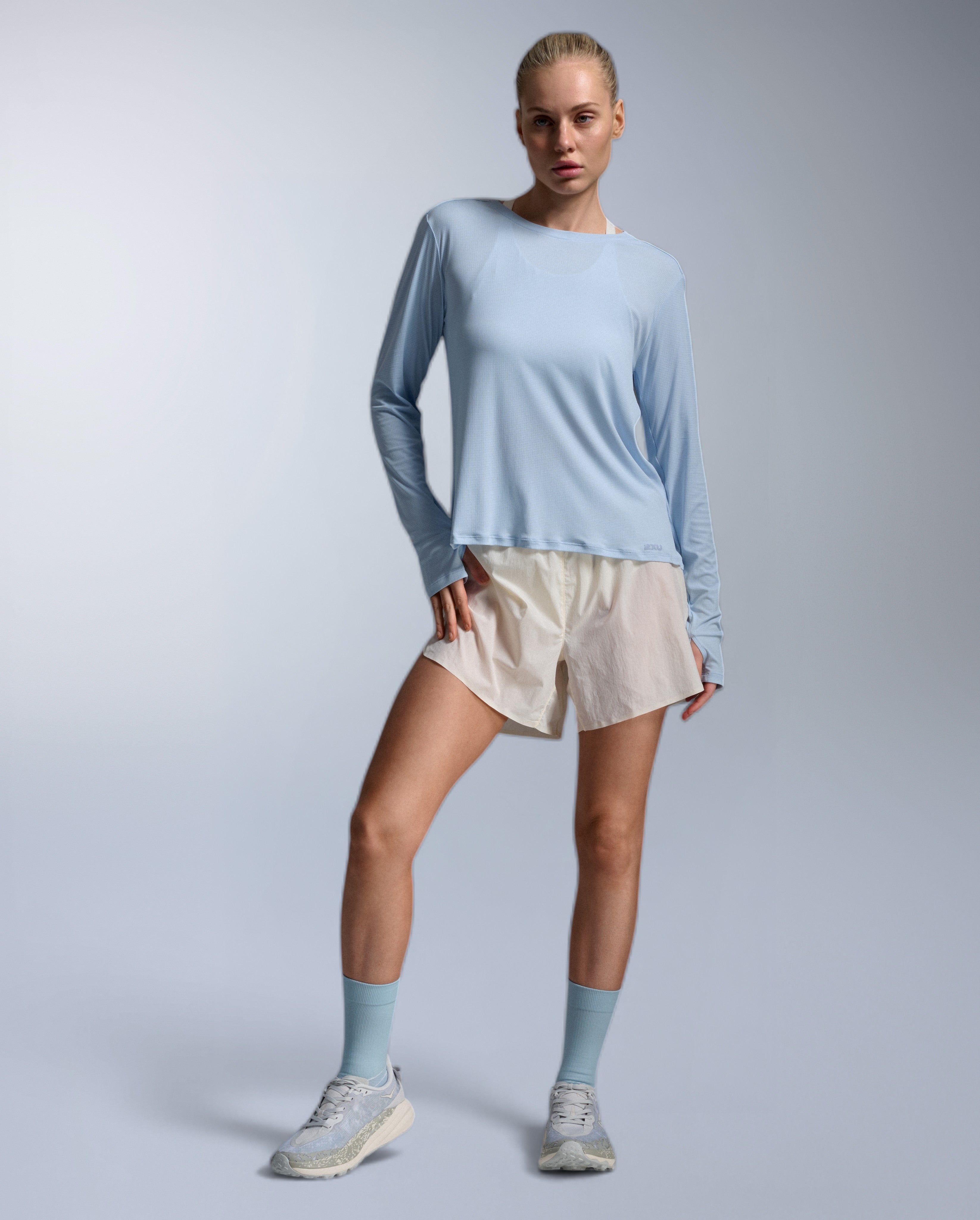 2xu-aero-trail-long-sleeve-laufshirt-damen-blau-upf50 image 3