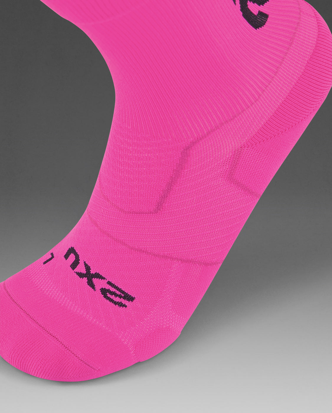 2xu-vectr-light-cushion-crew-socken-pink-kompression image 4