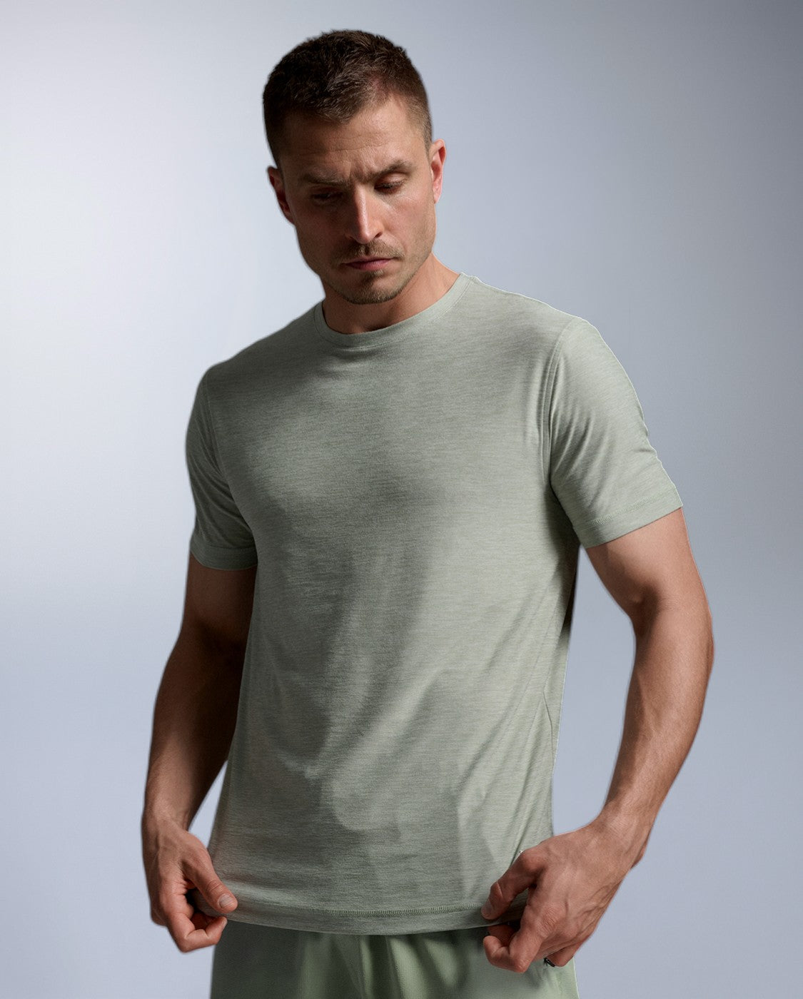 2xu-signature-tee-t-shirt-eucalyptus-herren-schnelltrocknend image 1