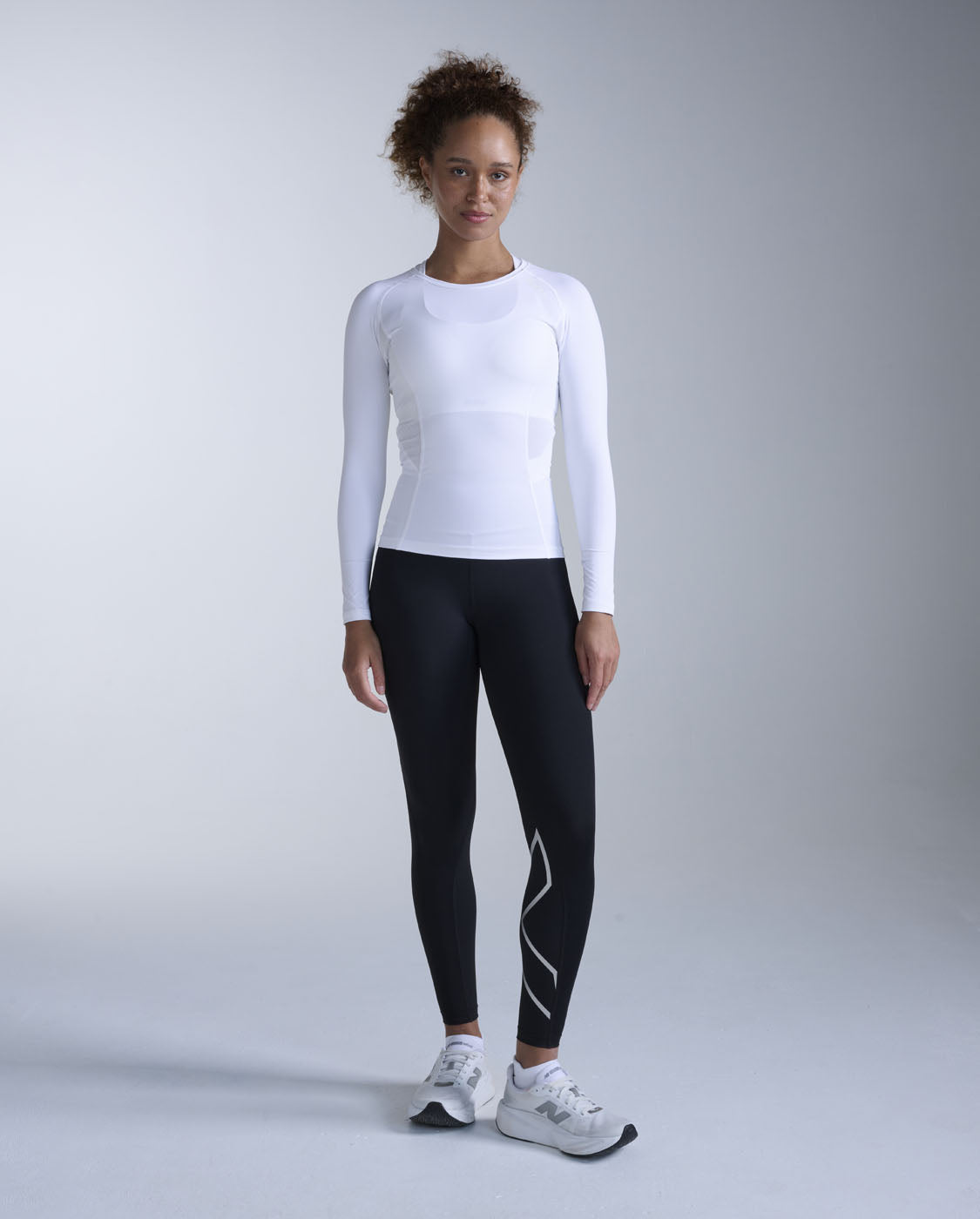 2xu-core-compression-long-sleeve-shirt-damen-wei image 6