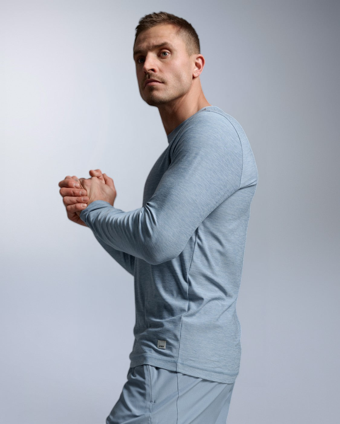 2xu-signature-long-sleeve-langarmshirt-blue-shade-herren image 4