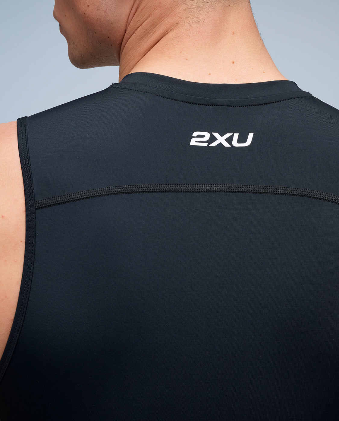 2xu-core-tri-tank-tri-top-herren-schwarz-fitted image 3