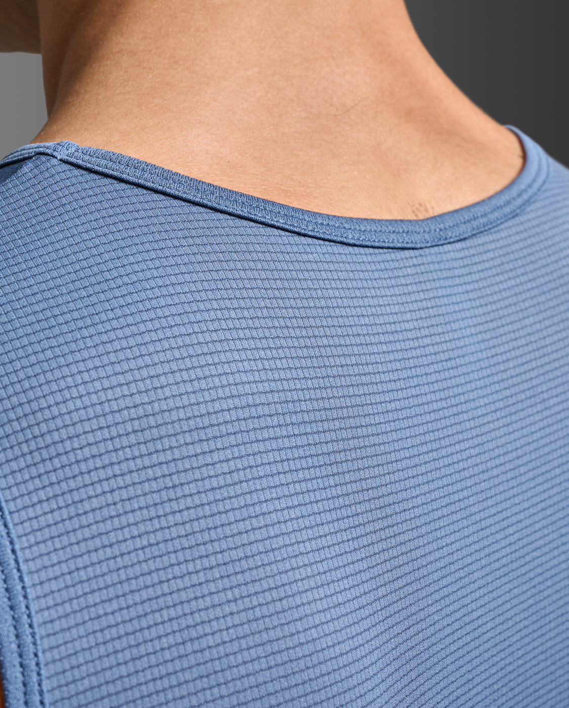 2xu-aero-tank-lauftop-indigo-black-reflective-slim image 7