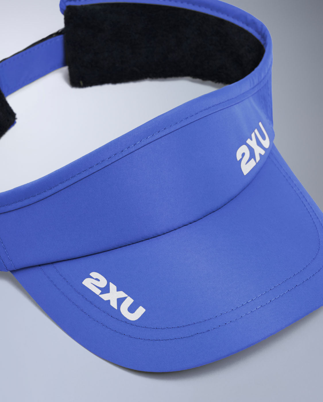 2xu-aero-run-visor-surf-white image 4