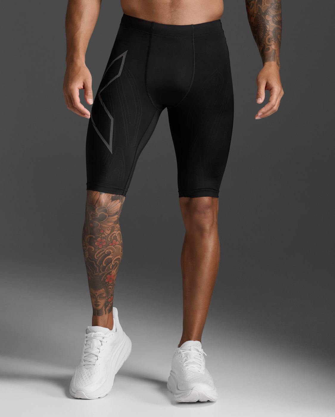 2xu-light-speed-kompressionsshorts-schwarz-reflective image 2