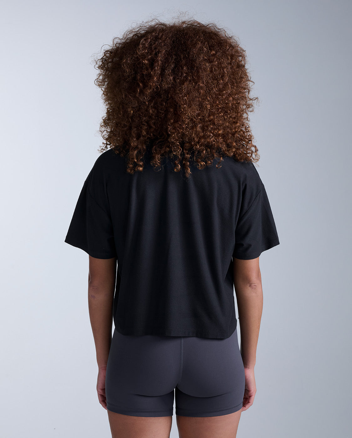 2xu-form-soft-jersey-relaxed-tee-shirt-damen-schwarz-kurzarm image 3