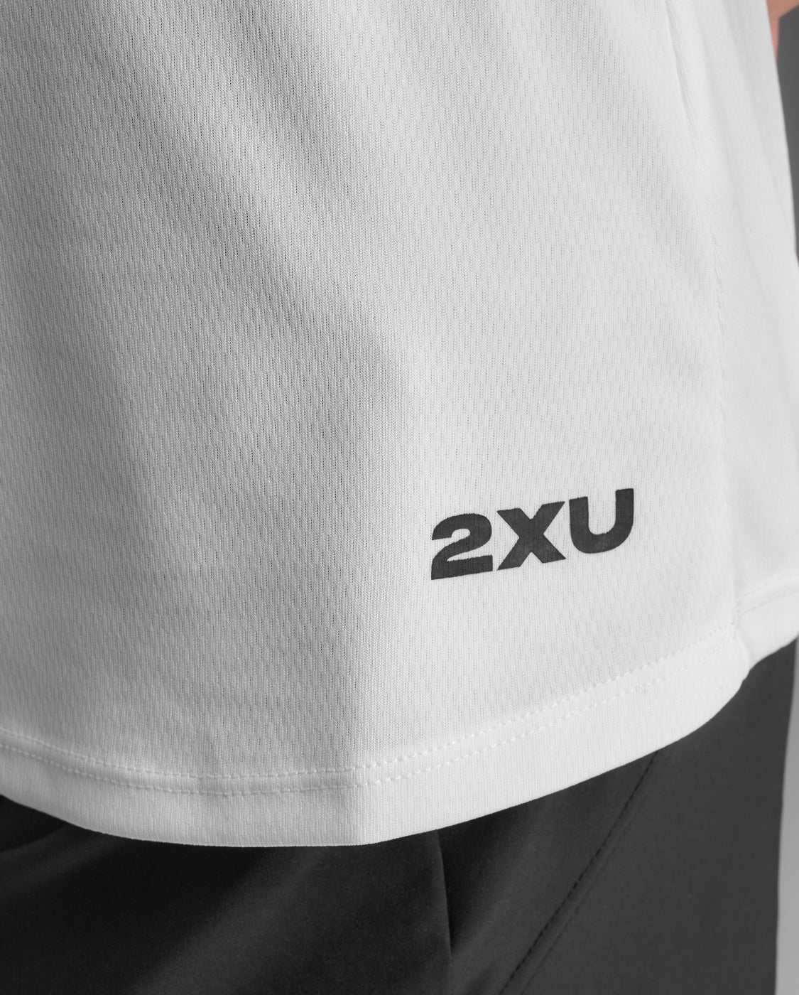 2xu-motion-aspire-singlet-sport-top-damen-wei image 8