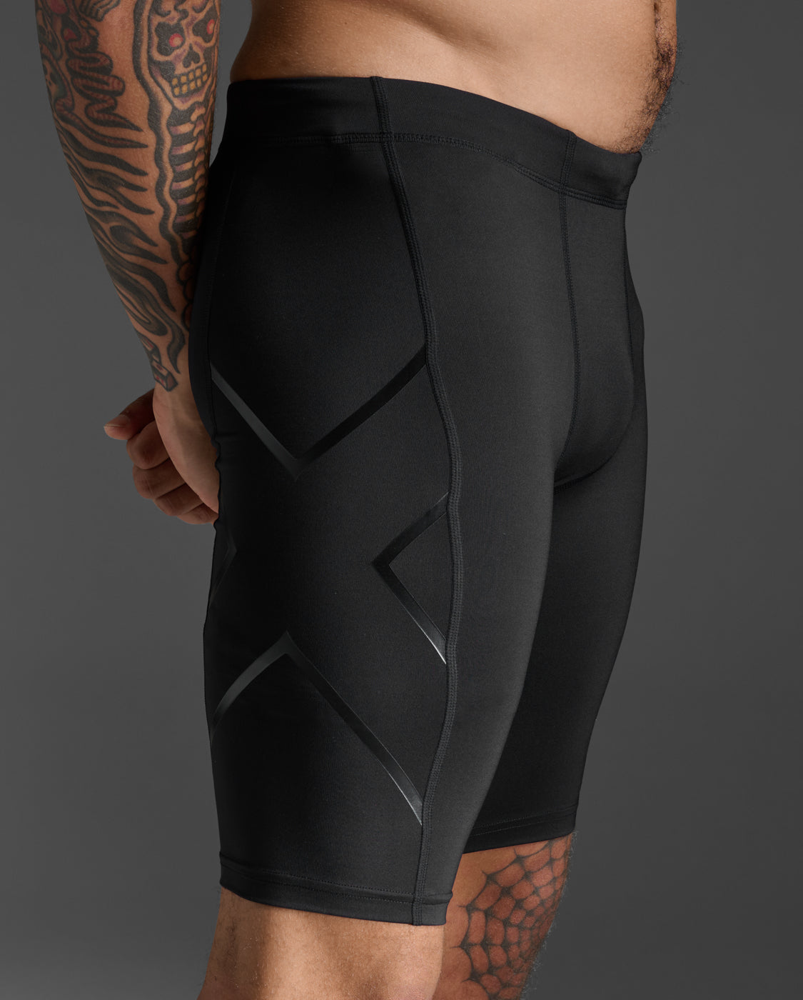 2xu-core-compression-shorts-herren-kompressionsshorts-schwarz image 1