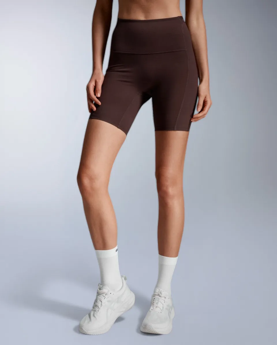 2xu-form-stash-hi-rise-compression-shorts-6-inch-bark image 1