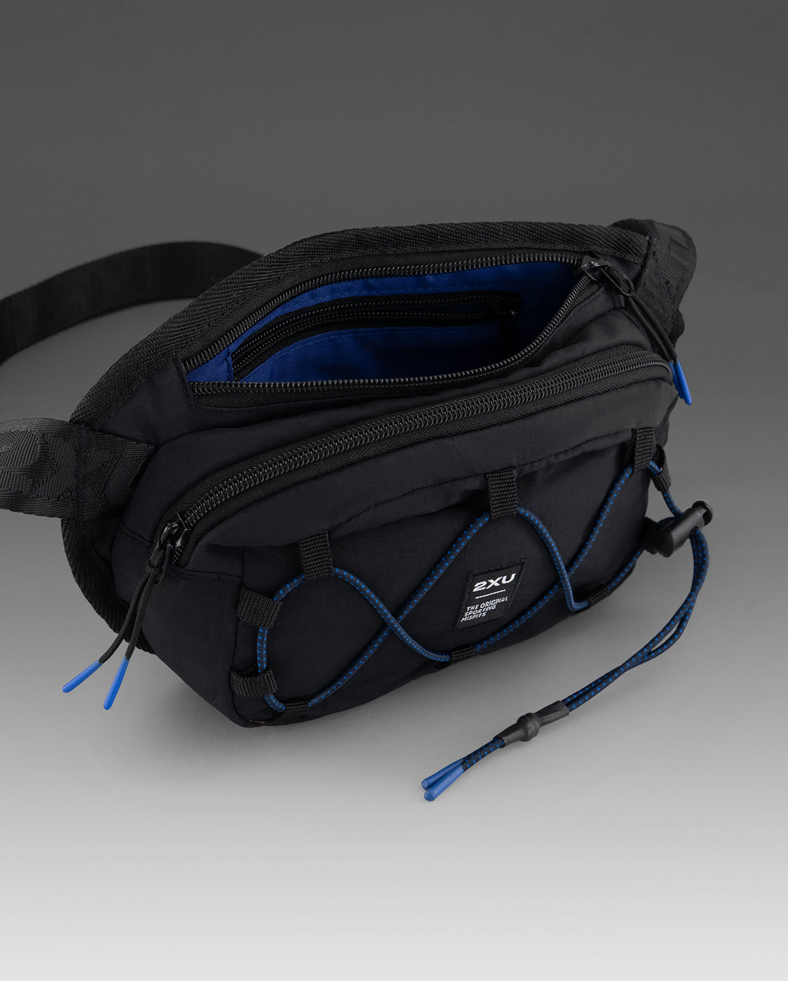2xu-swim-race-cross-body-bag-unisex-schwarz-osfa image 4