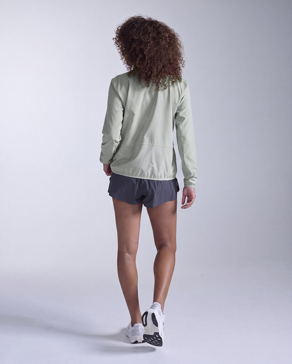 2xu-aero-jacket-laufjacke-damen-seafoam-wasserabweisend image 4