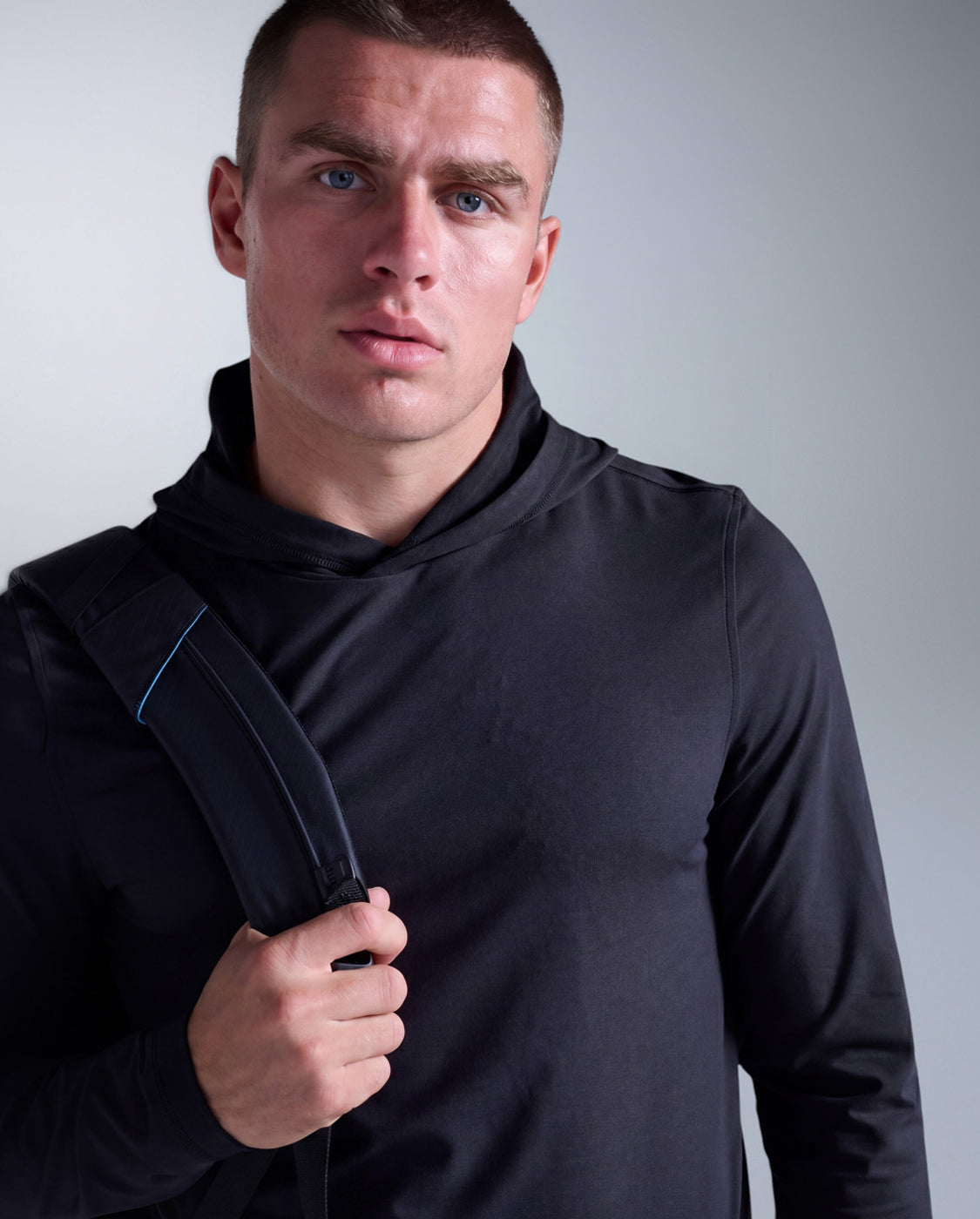 2xu-motion-hoodie-langarm-schwarz-herren-regular image 2