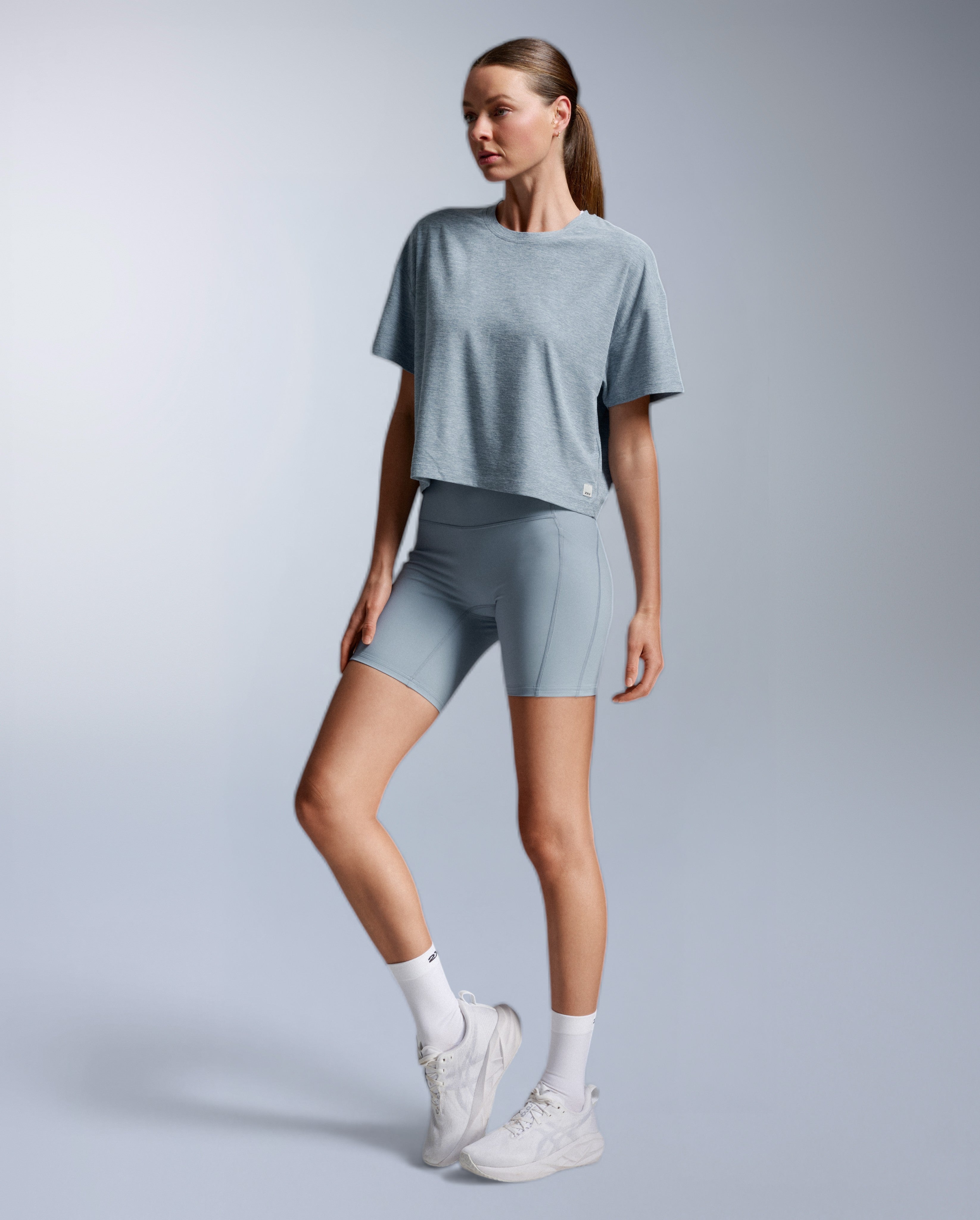 2xu-form-soft-jersey-relaxed-tee-blue-shade-damen-t-shirt image 7