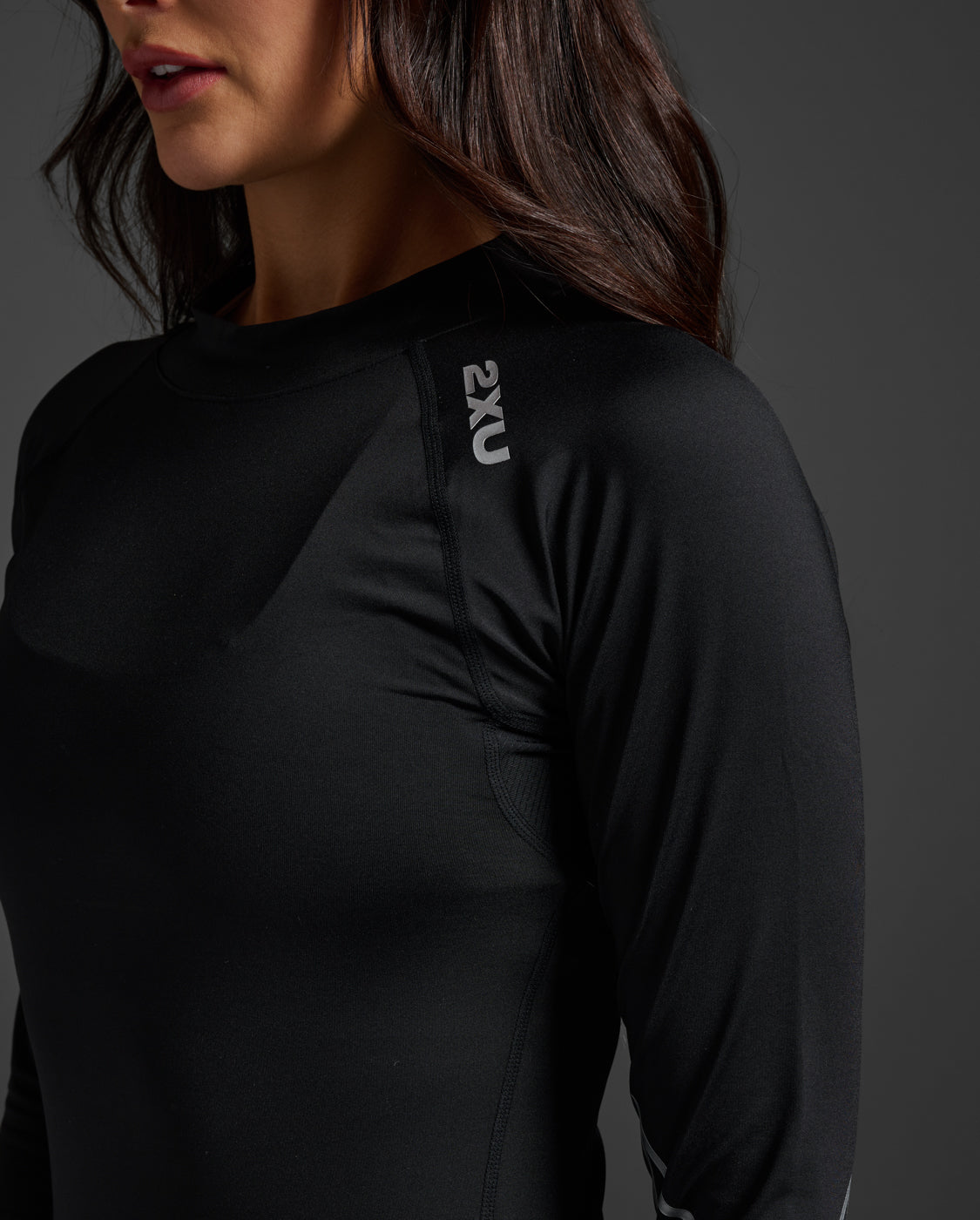 2xu-ignition-compression-long-sleeve-damen-schwarz image 4