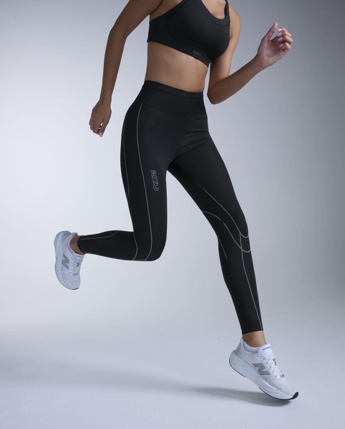 2xu-light-speed-kinesis-hi-rise-tights-damen-schwarz image 5