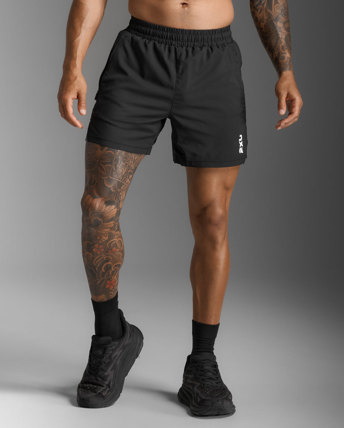 2xu-motion-aspire-5-inch-shorts-schwarz-wei-herren image 2