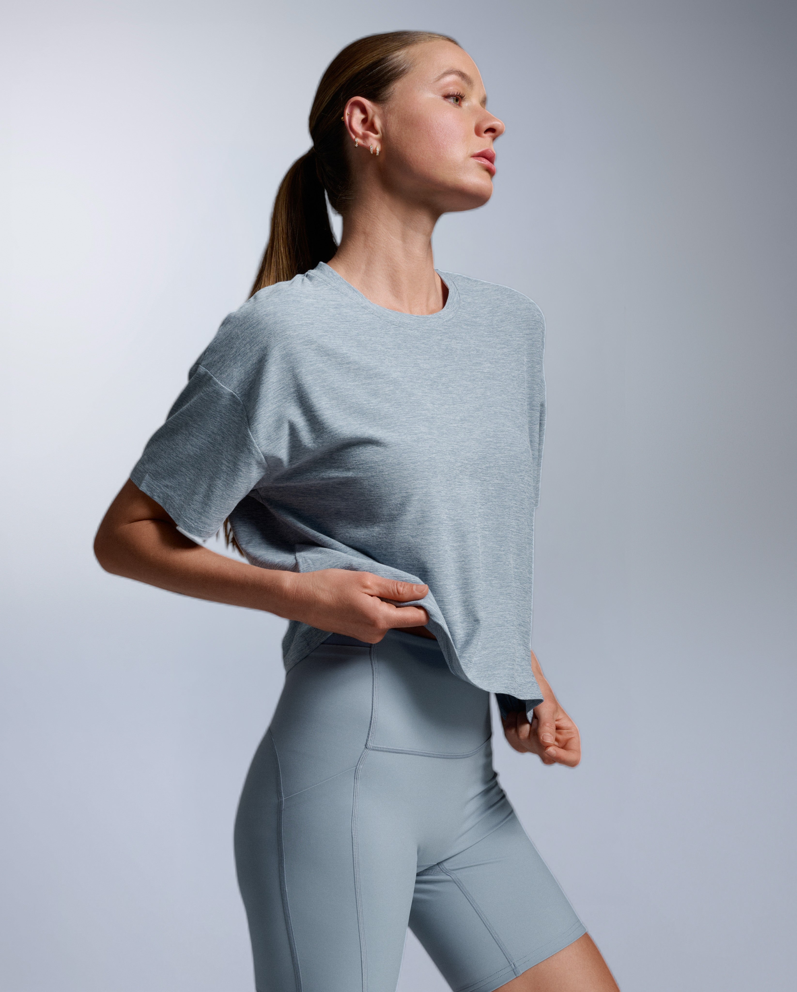 2xu-form-soft-jersey-relaxed-tee-blue-shade-damen-t-shirt image 2