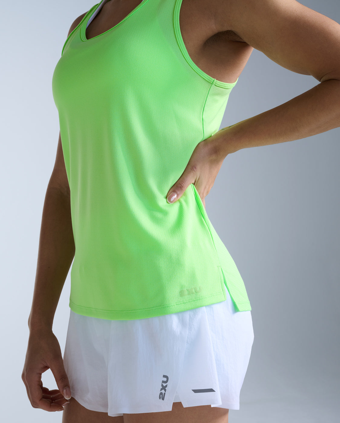 2xu-aero-singlet-lauftop-damen-lime-zest-upf-50-tanktop image 3