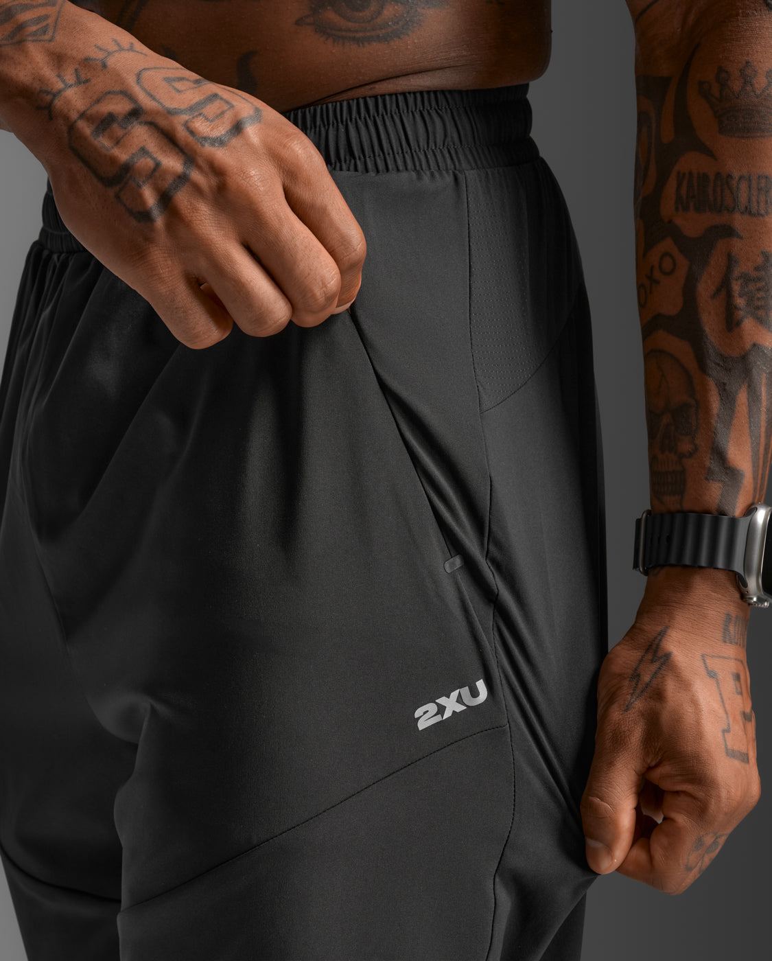 2xu-aero-woven-jogger-schwarz-laufhose-herren image 8