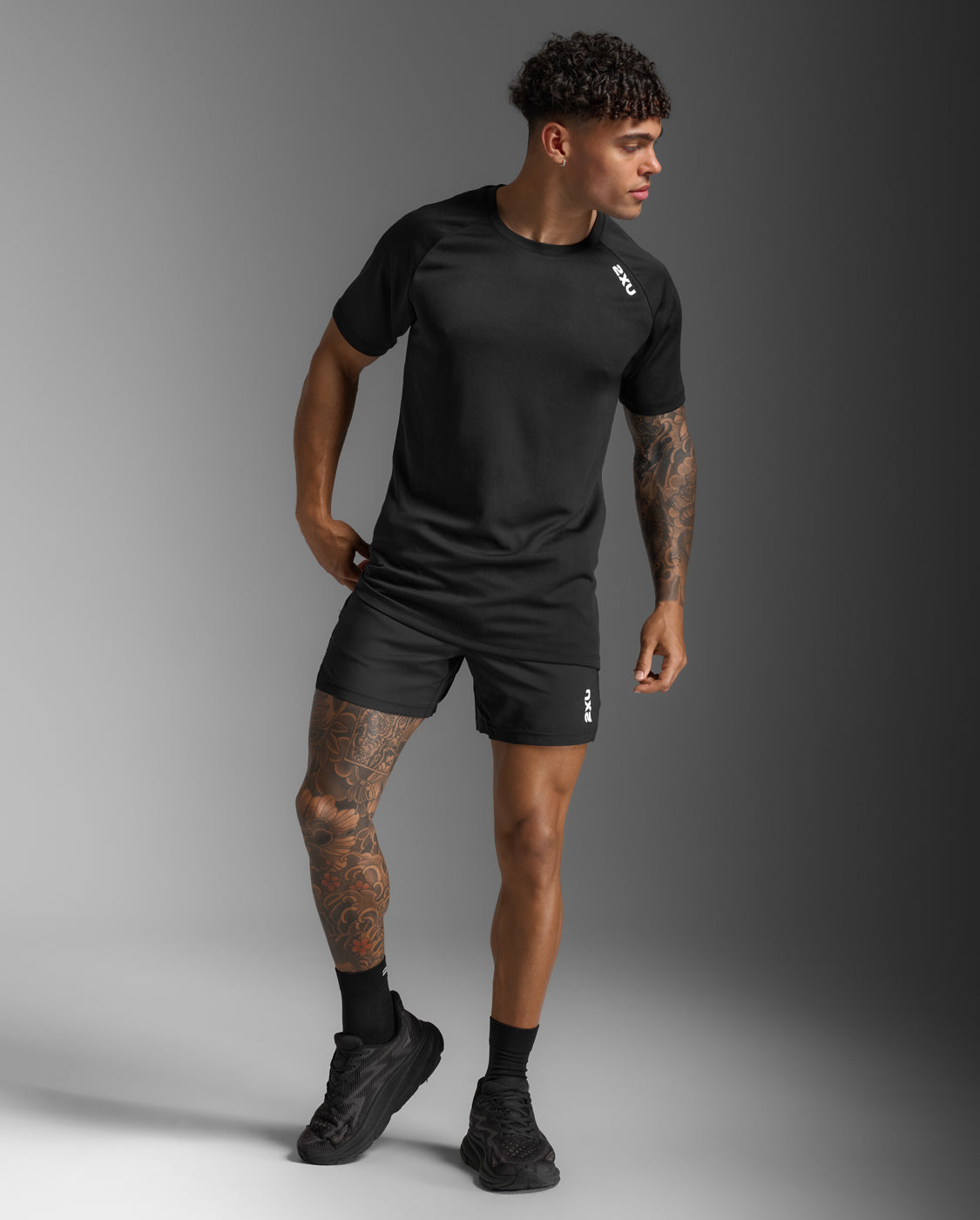 2xu-motion-aspire-tee-t-shirt-schwarz-wei-schnelltrocknend image 4