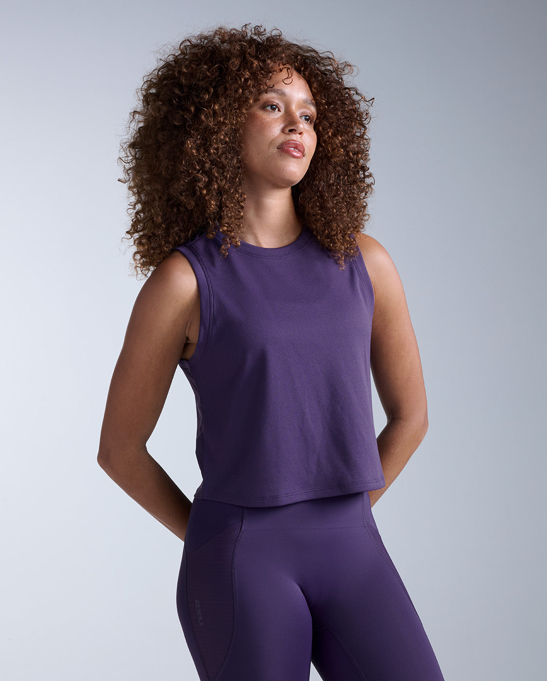 2xu-aero-mesh-crop-tank-damen-velvet-purple-top image 2