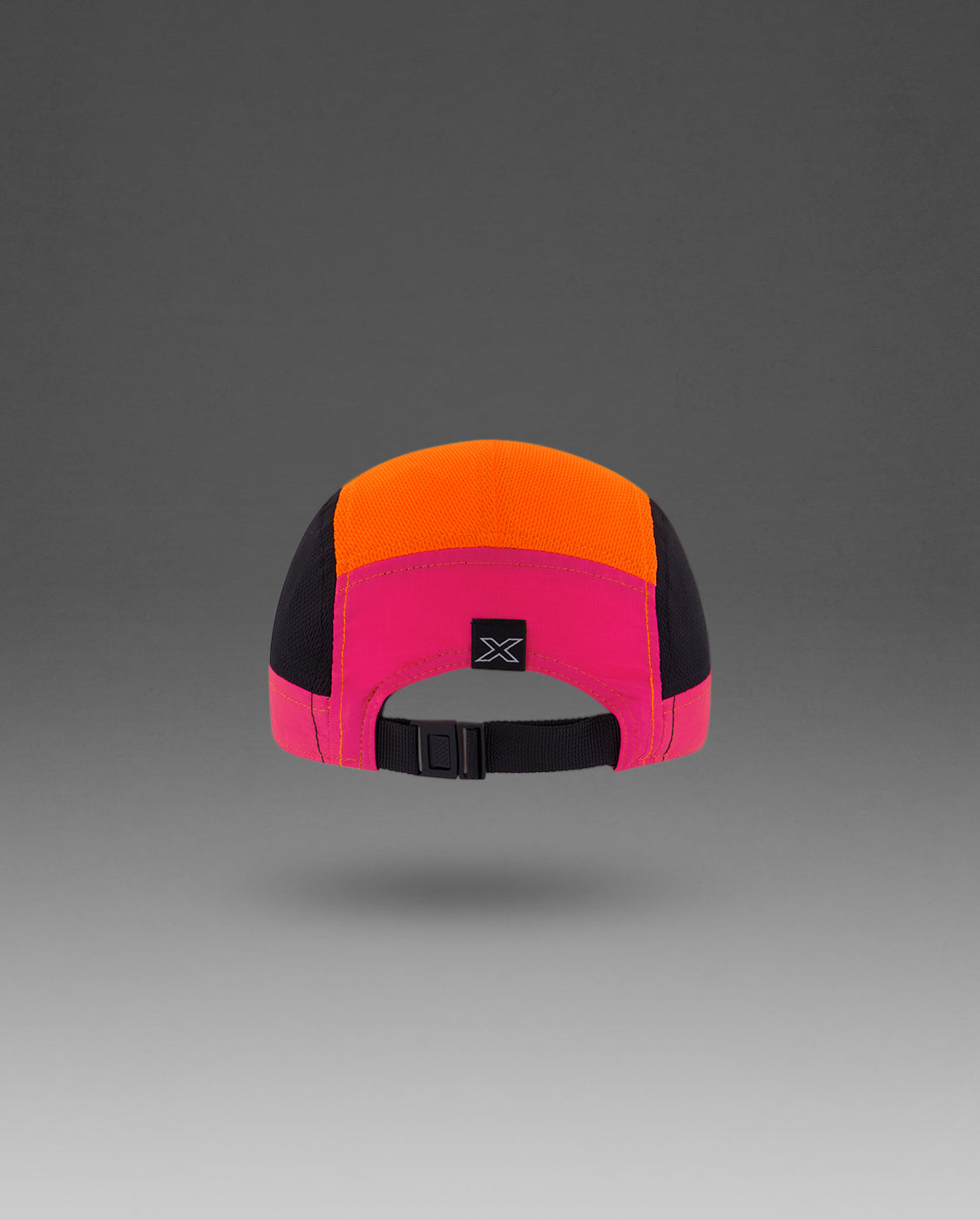 2xu-light-speed-small-cap-laufcap-fuchsia-black image 3