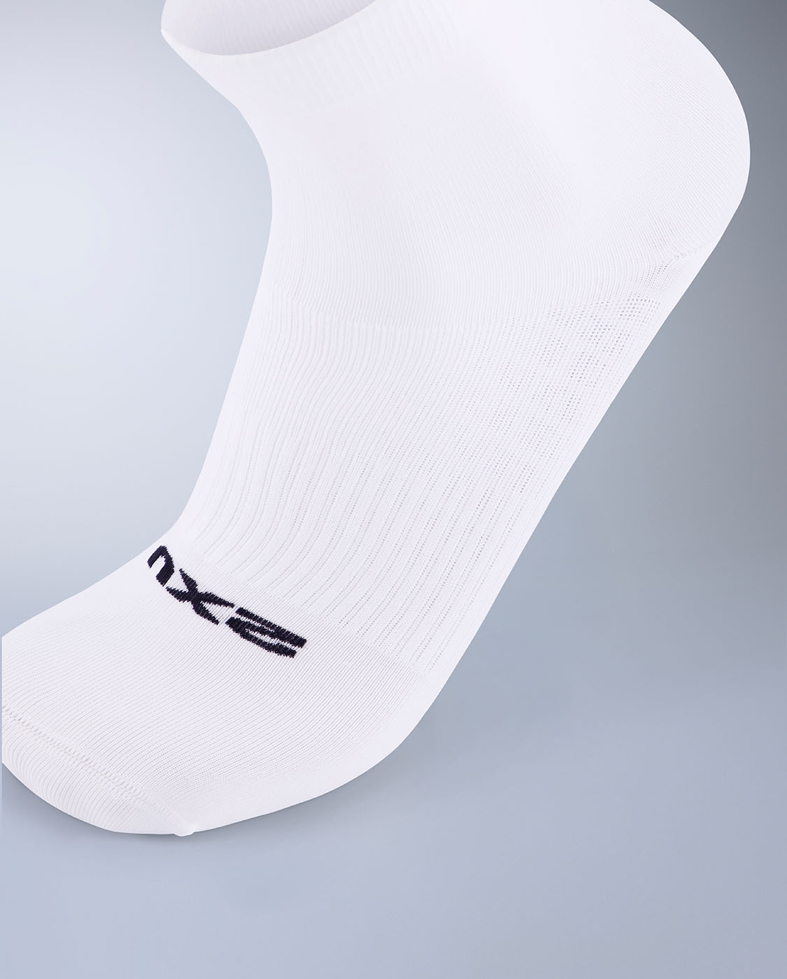 2xu-vectr-performance-crew-grip-socken-3er-pack image 3