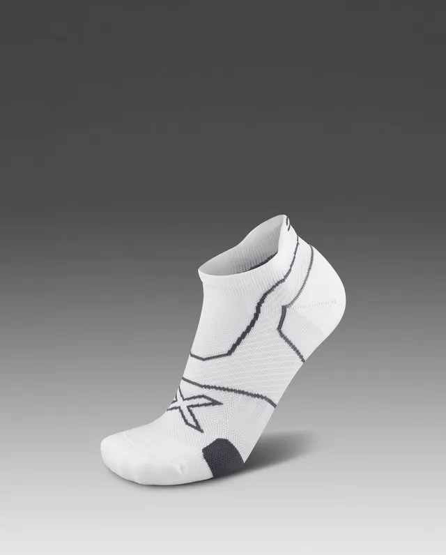 2xu-vectr-cushion-no-show-socks-white-grey-d-mpfung image 1