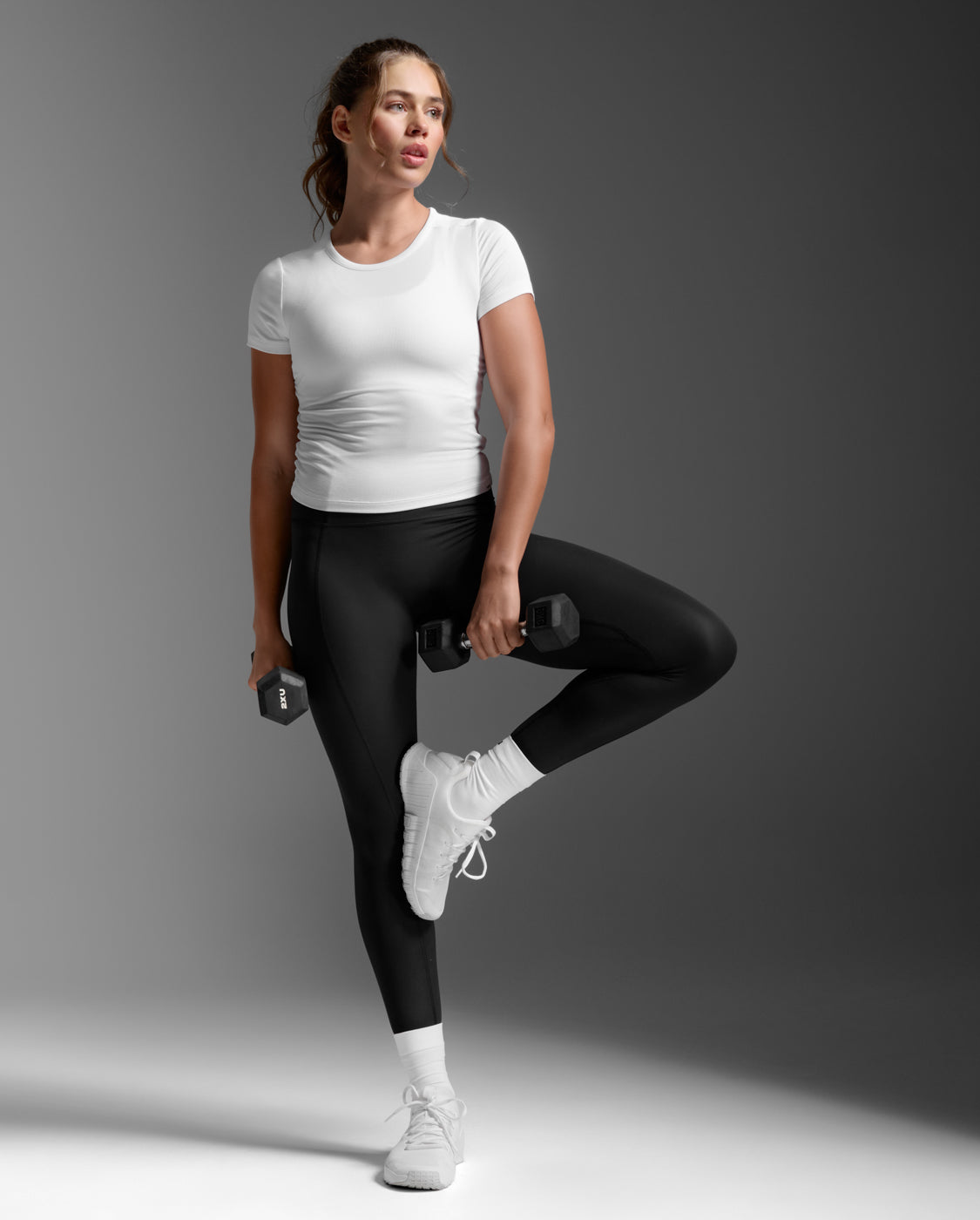 2xu-fluid-modal-ribbed-crop-tee-t-shirt-wei-damen image 4