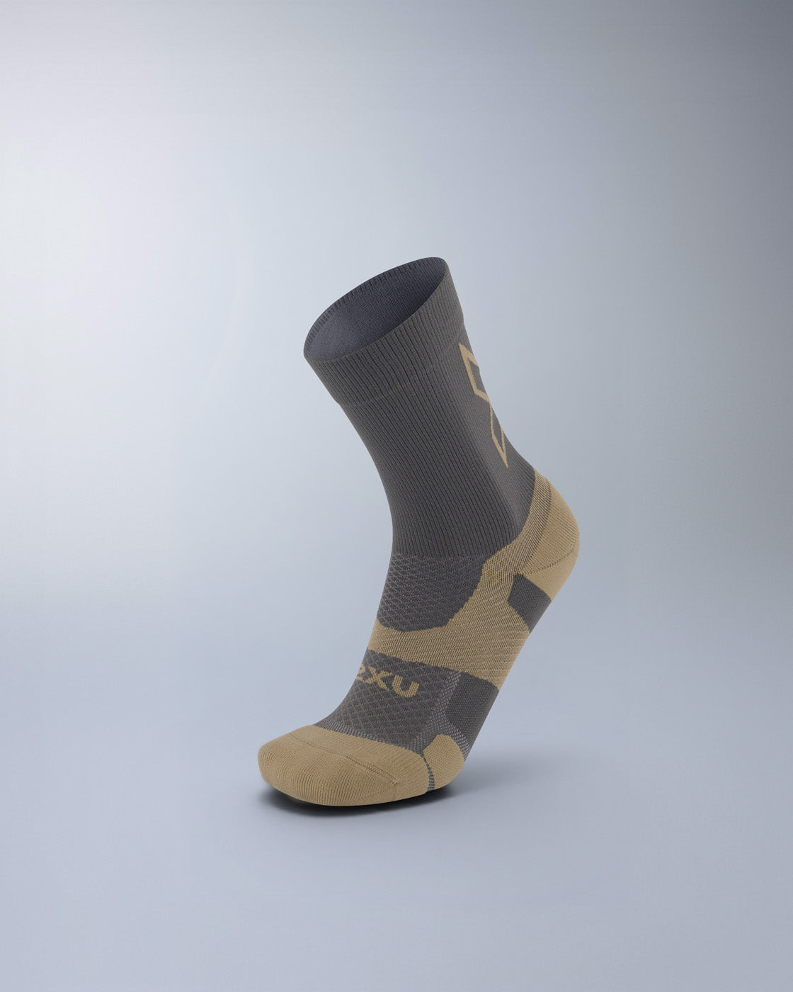 2xu-vectr-light-cushion-crew-laufsocken-turbulence image 1