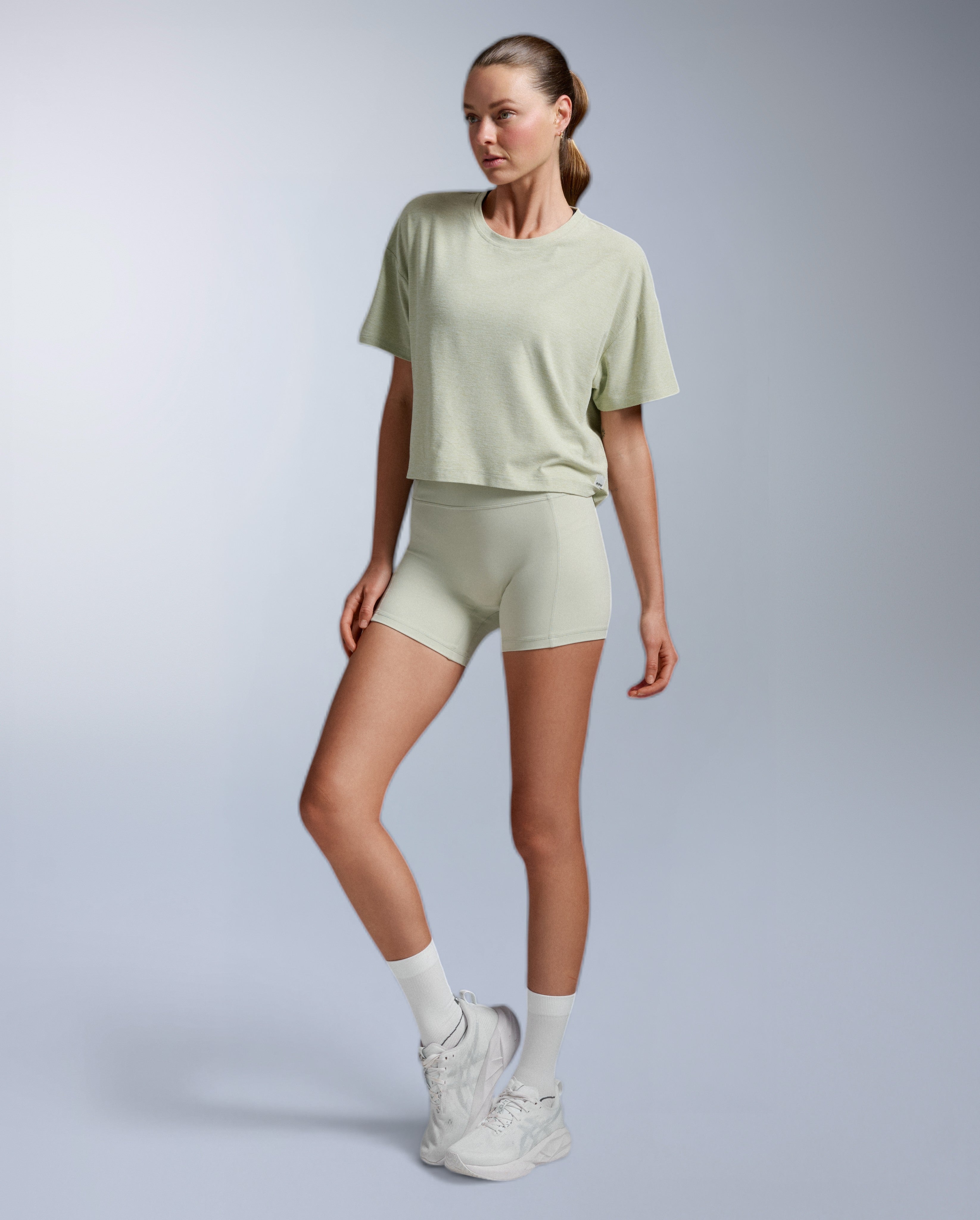 2xu-form-soft-jersey-relaxed-tee-t-shirt-seafoam-damen image 5