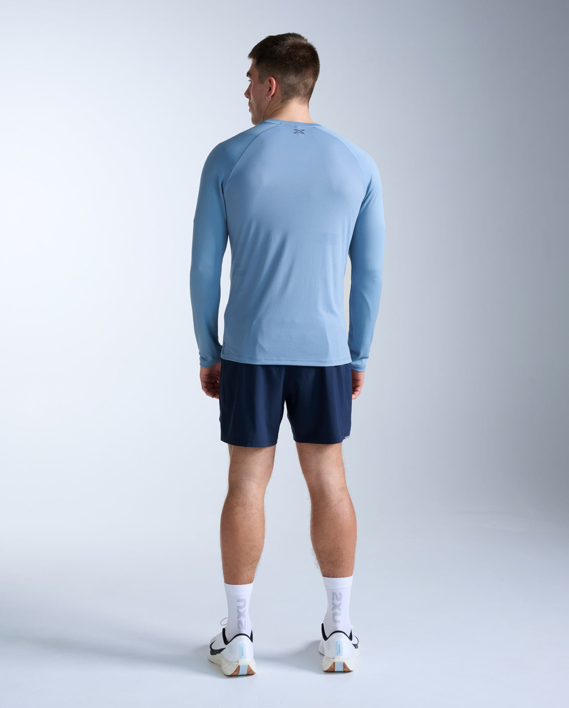 2xu-aero-longsleeve-herren-laufshirt-blau-atmungsaktiv image 6