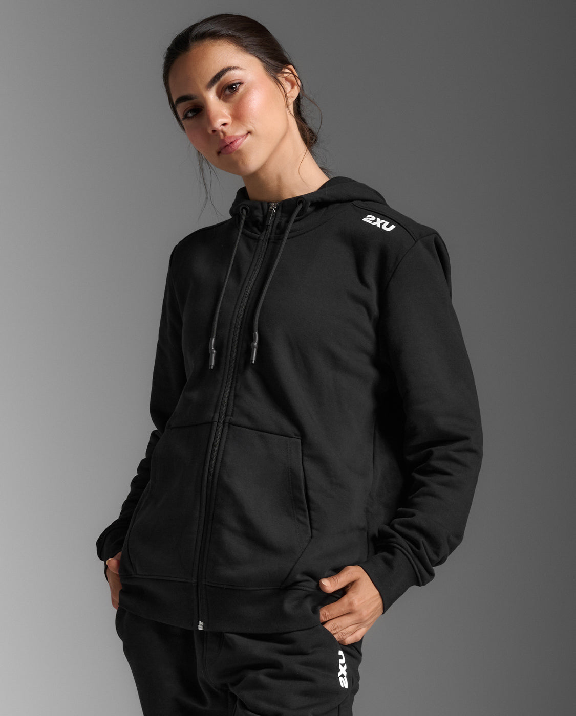 2xu-motion-aspire-full-zip-hoodie-damen-black-fleece image 4