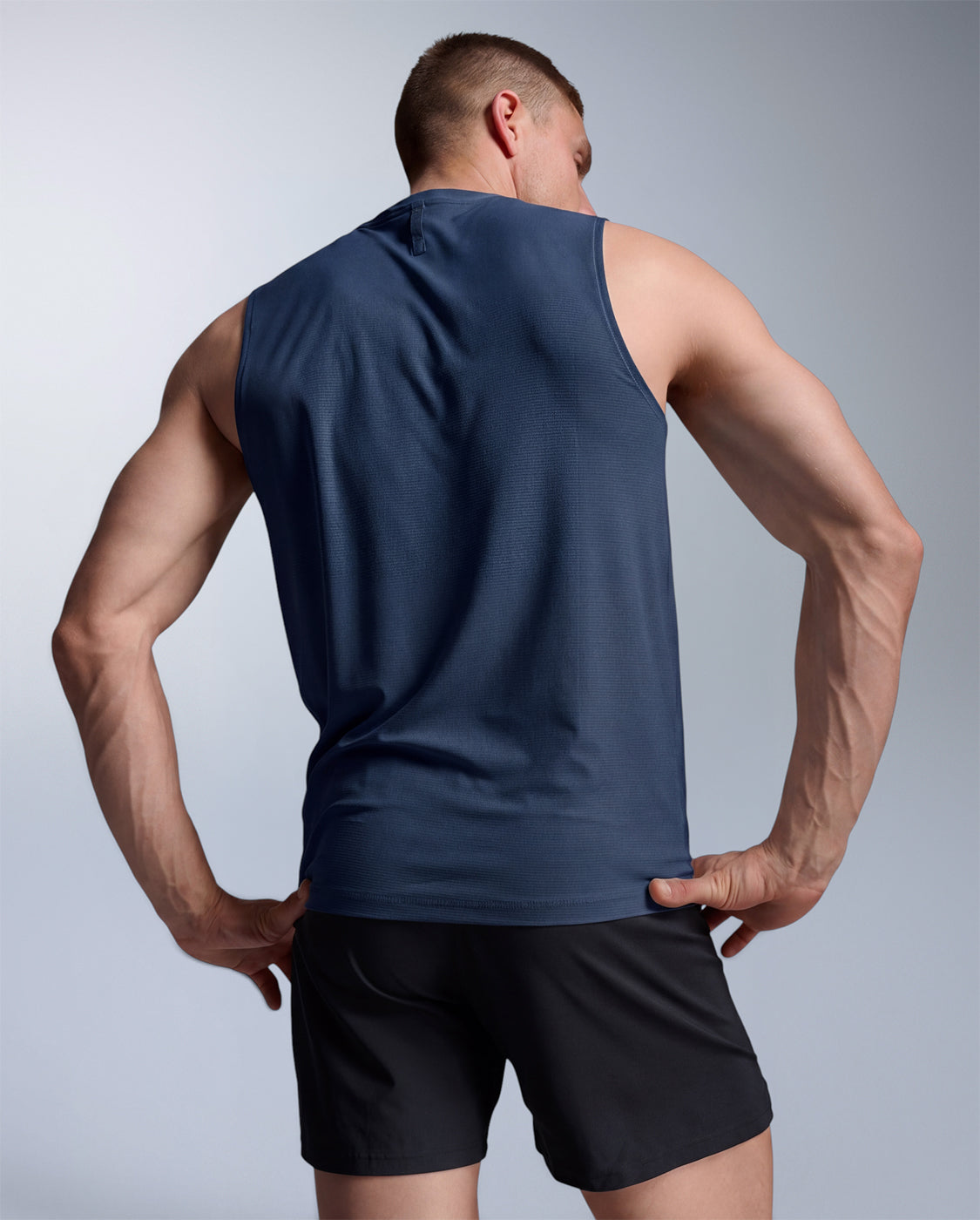 2xu-force-tech-tank-tanktop-midnight-nylon-geruchshemmend image 3