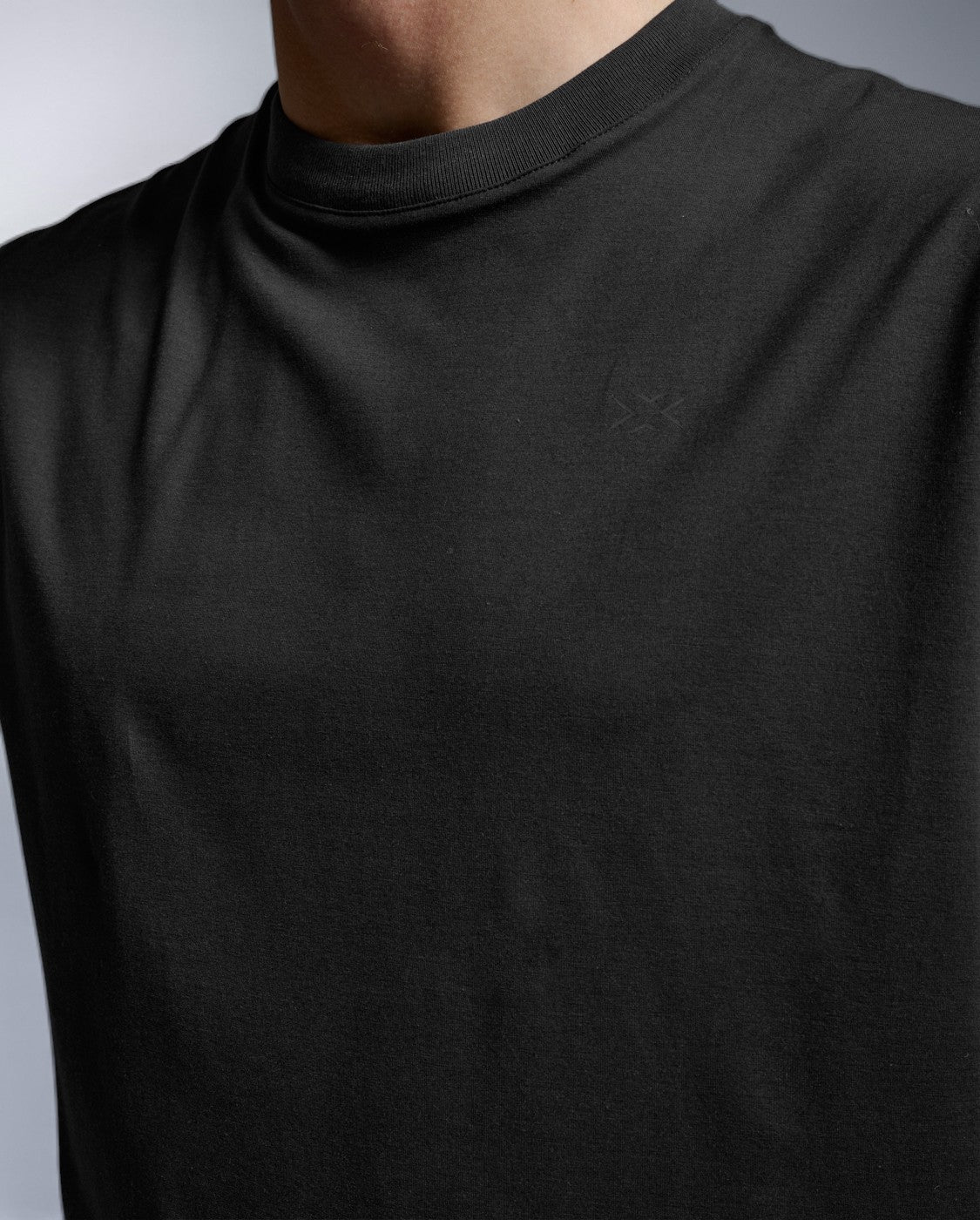 2xu-motion-oversized-tencel-tanktop-herren-schwarz-atmungsaktiv image 4