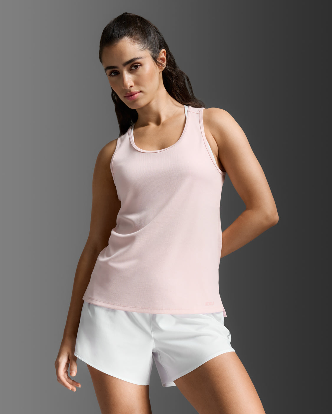 2xu-aero-singlet-lauftop-damen-pink-frost-reflective image 2