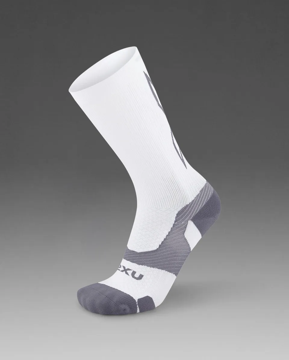 2xu-vectr-light-cushion-crew-laufsocken-wei-grau image 1