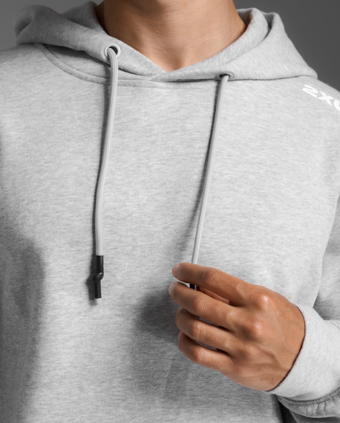 2xu-motion-aspire-hoodie-herren-grey-marle-white image 8