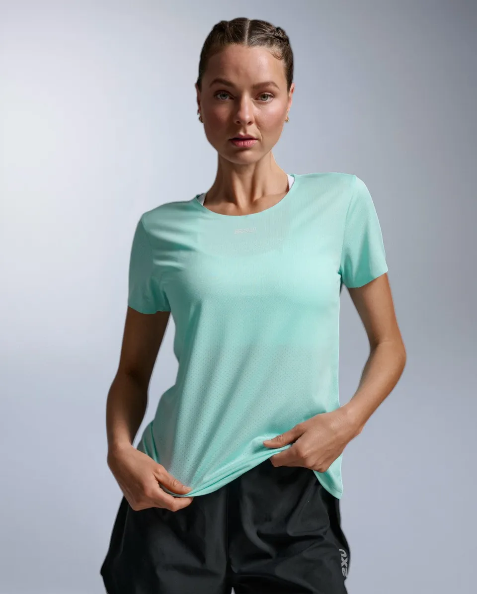 2xu-light-speed-tech-tee-damen-lagoon-laufshirt image 1