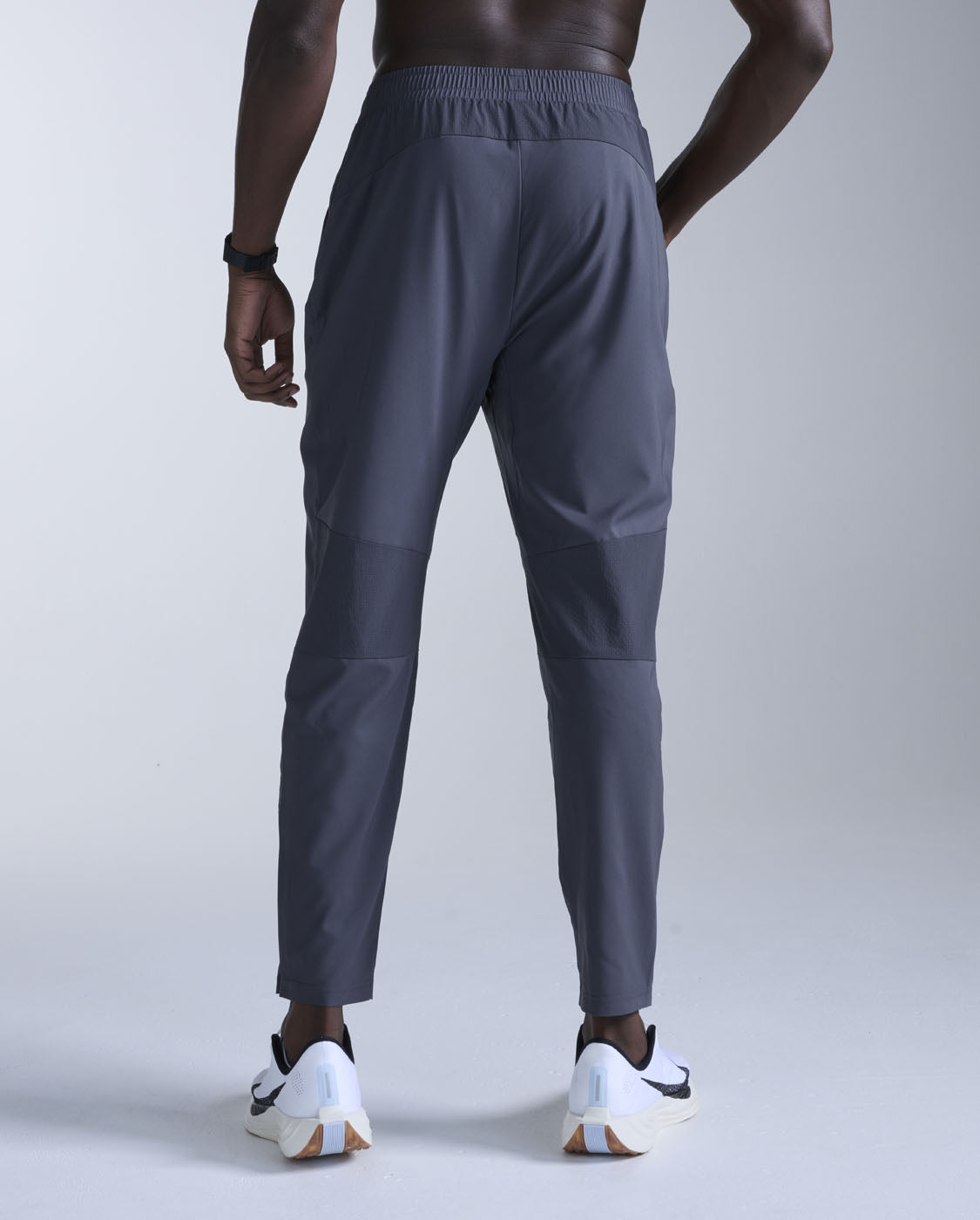 2xu-aero-woven-jogger-herren-india-ink-leicht image 2