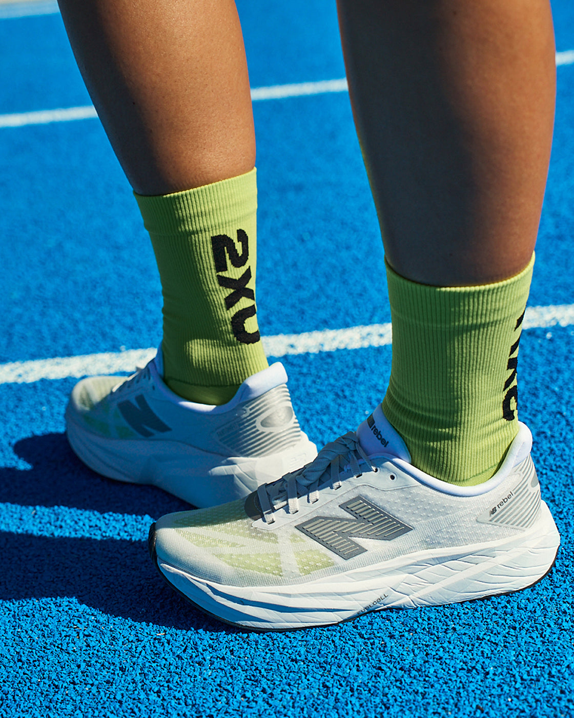 2xu-vectr-light-cushion-crew-socken-volt-herren image 2