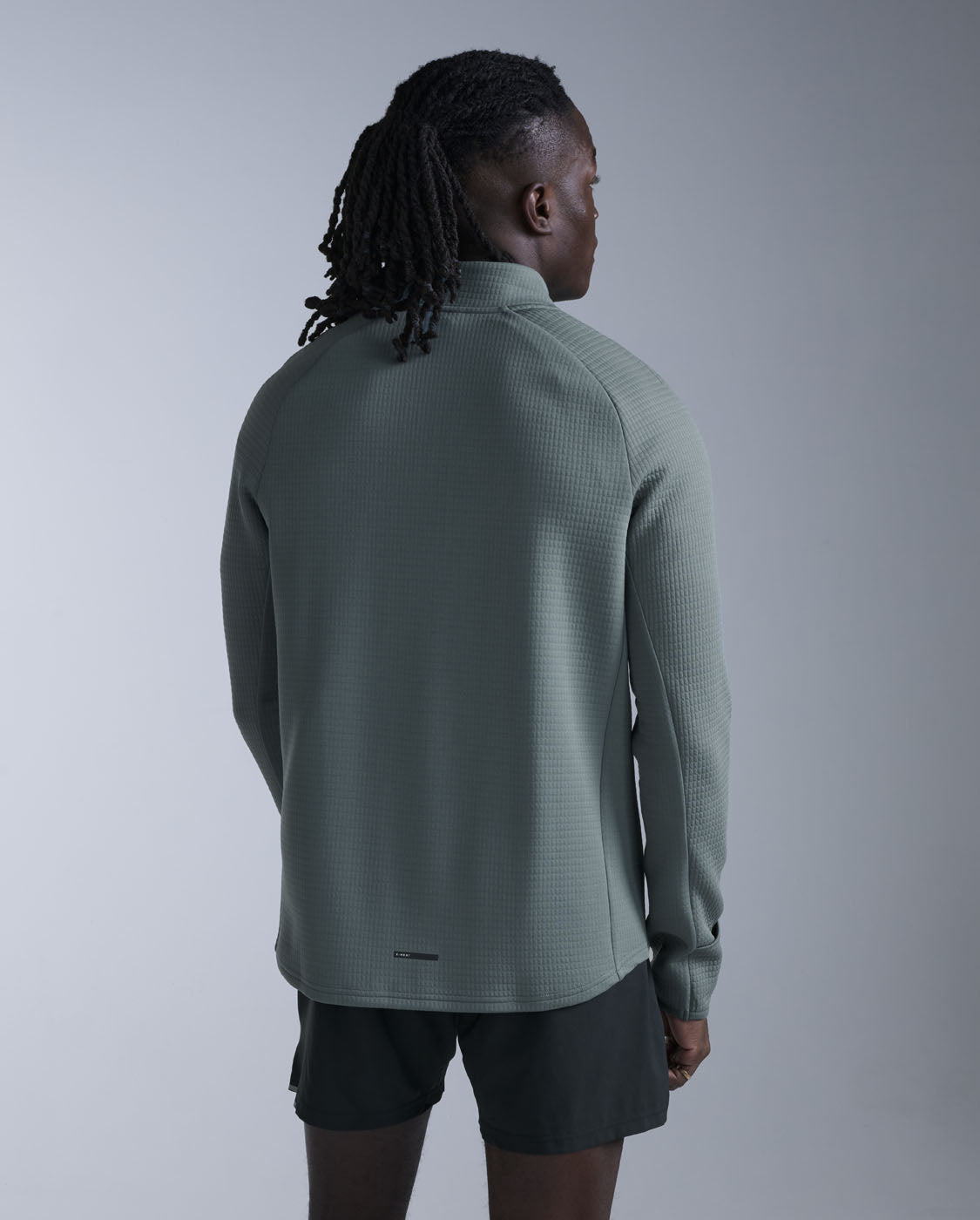 2xu-ignition-haptic-1-4-zip-laufpullover-herren-oliv-slim image 2