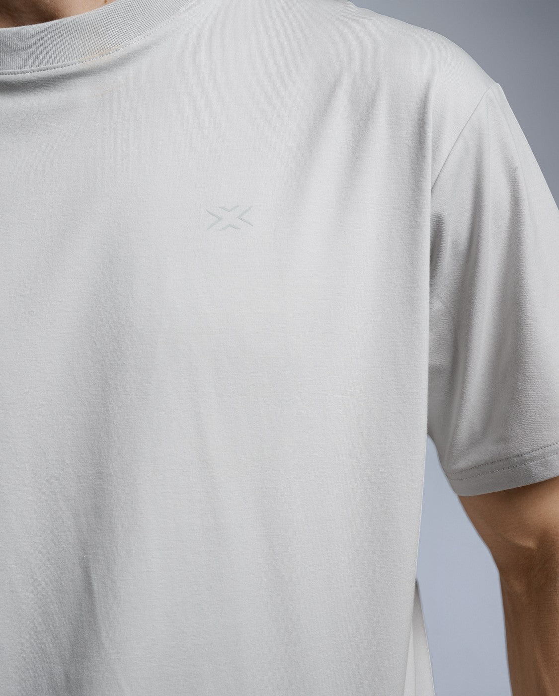 2xu-motion-oversized-t-shirt-herren-harbor-mist-tencel image 3