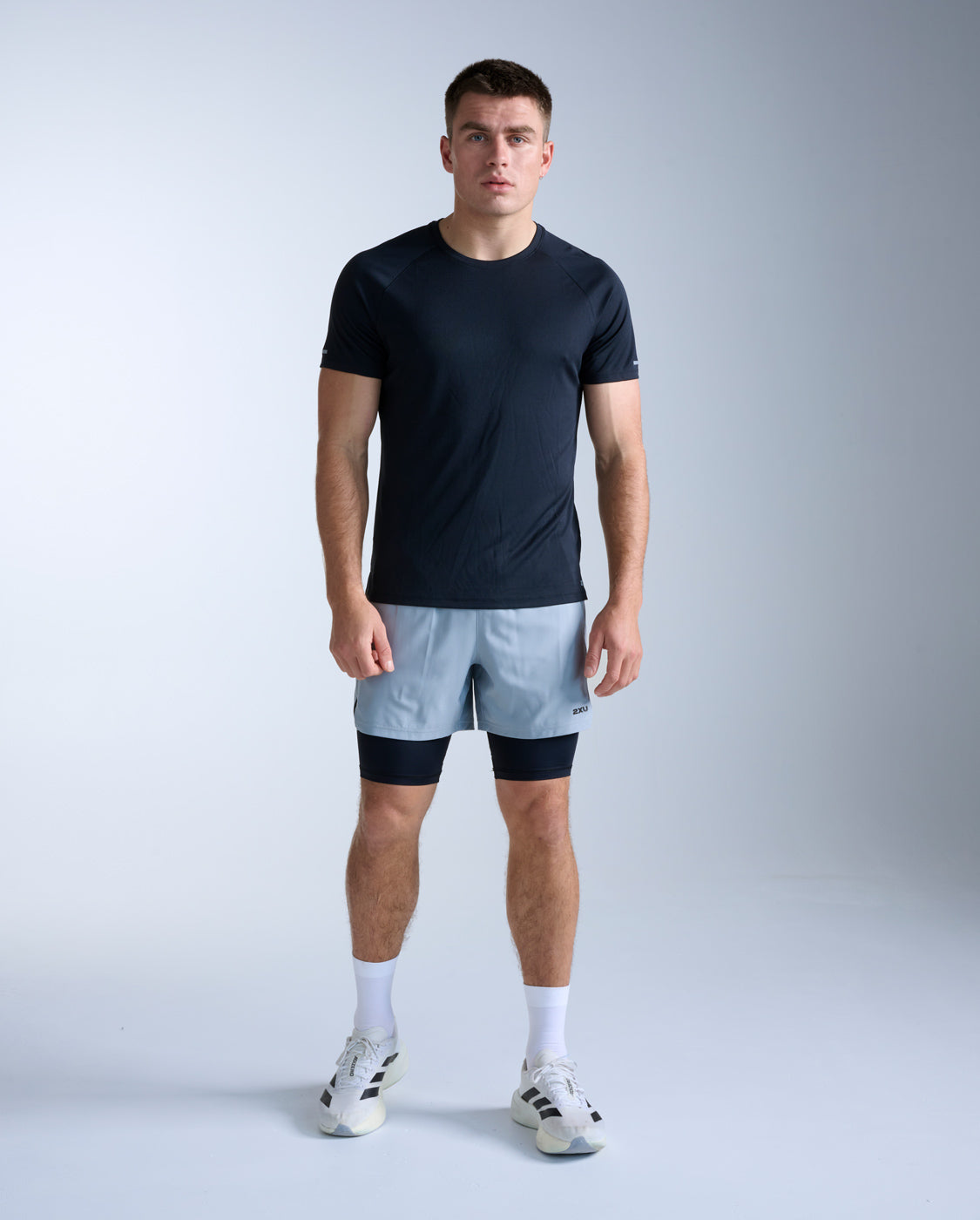 2xu-aero-tee-laufshirt-herren-schwarz-slim-fit image 7