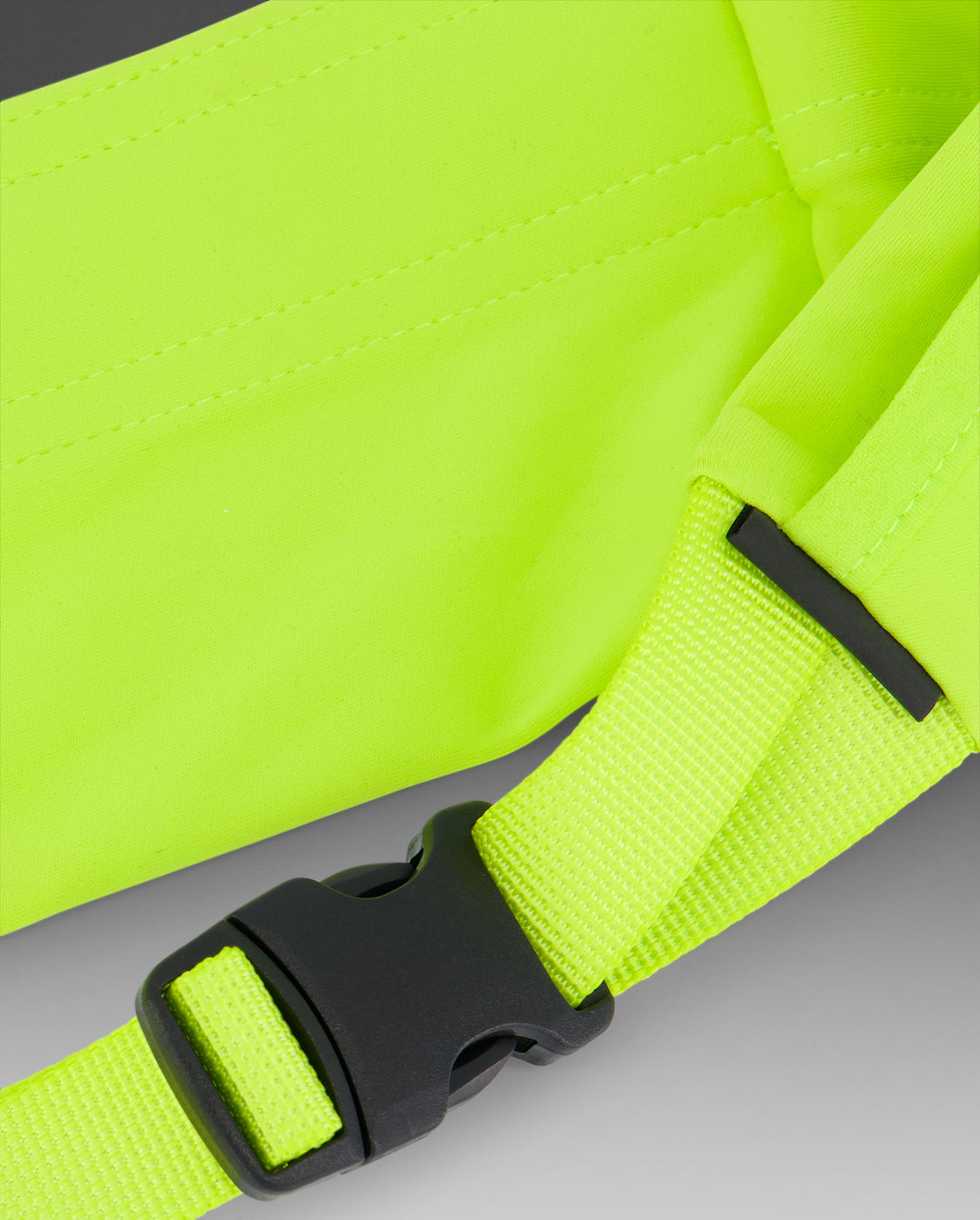 2xu-run-belt-unisex-laufg-rtel-volt-mit-tasche image 3